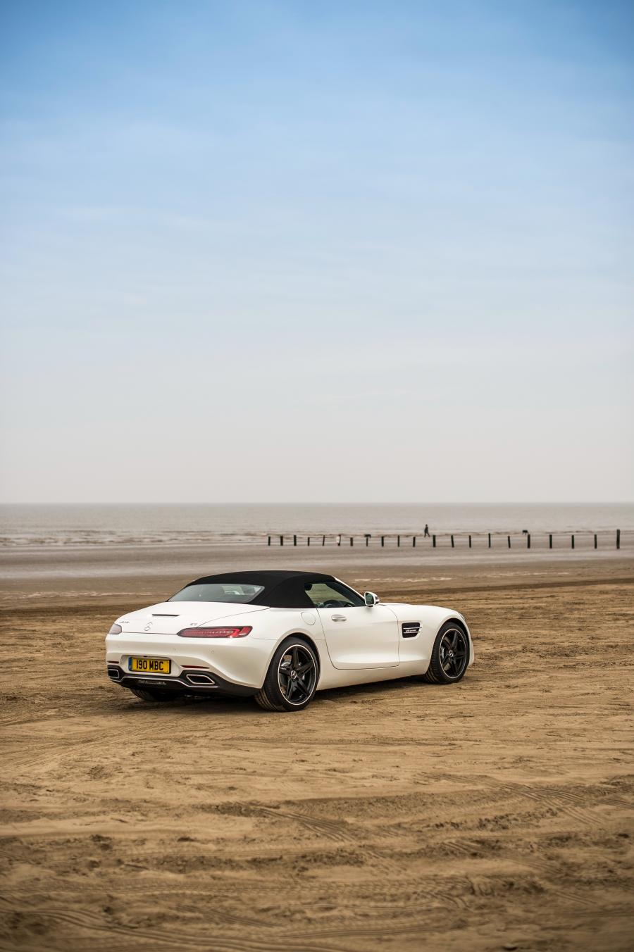  Mercedes-AMG GT Roadster 2017 года  (UK) (фото 31 из 40)